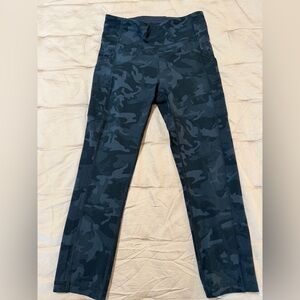 Women’s lulu lemon Black Camo leggings